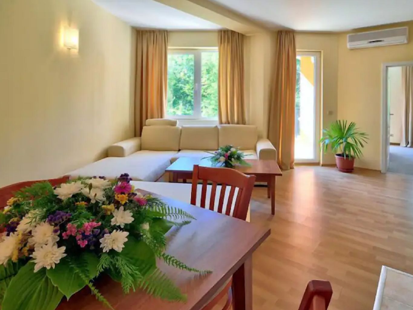 APARTMENT 2 