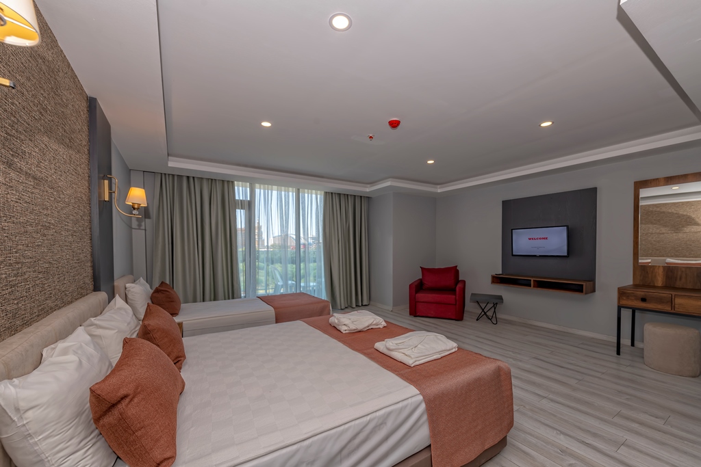 FAMILY ROOM