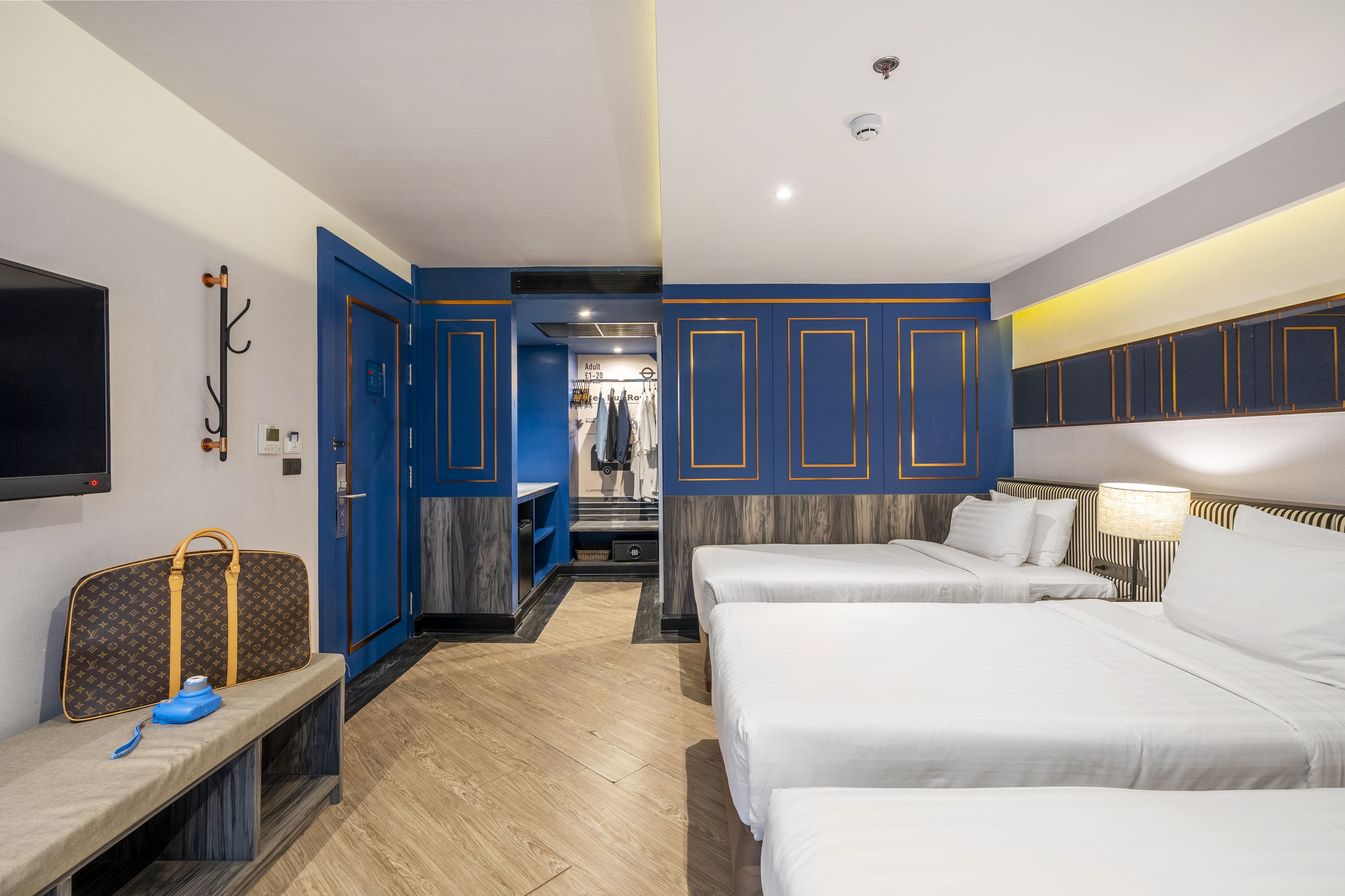Deluxe Discovery Triple Bed