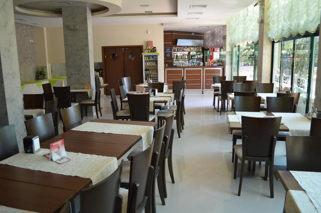 Lobby Bar