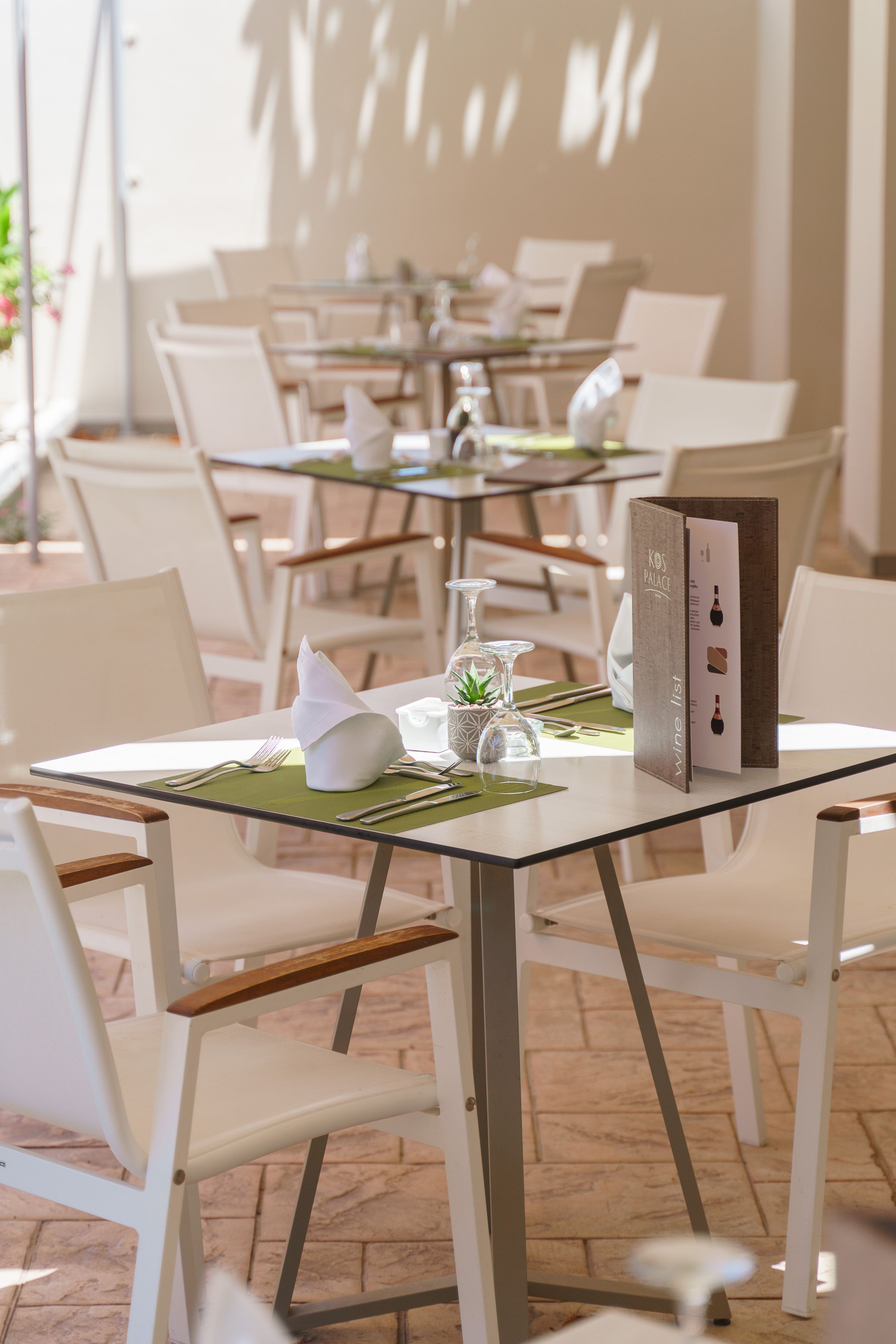 MAIN RESTAURANT 