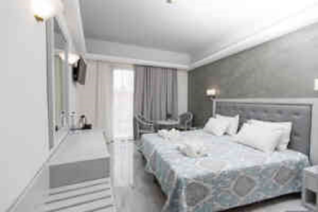 DOUBLE ROOM