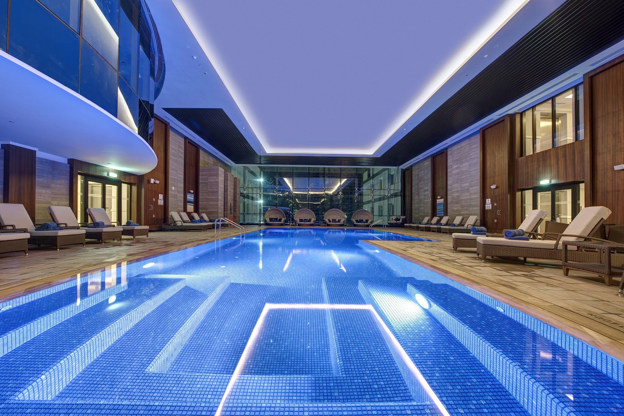 Piscină interioară
