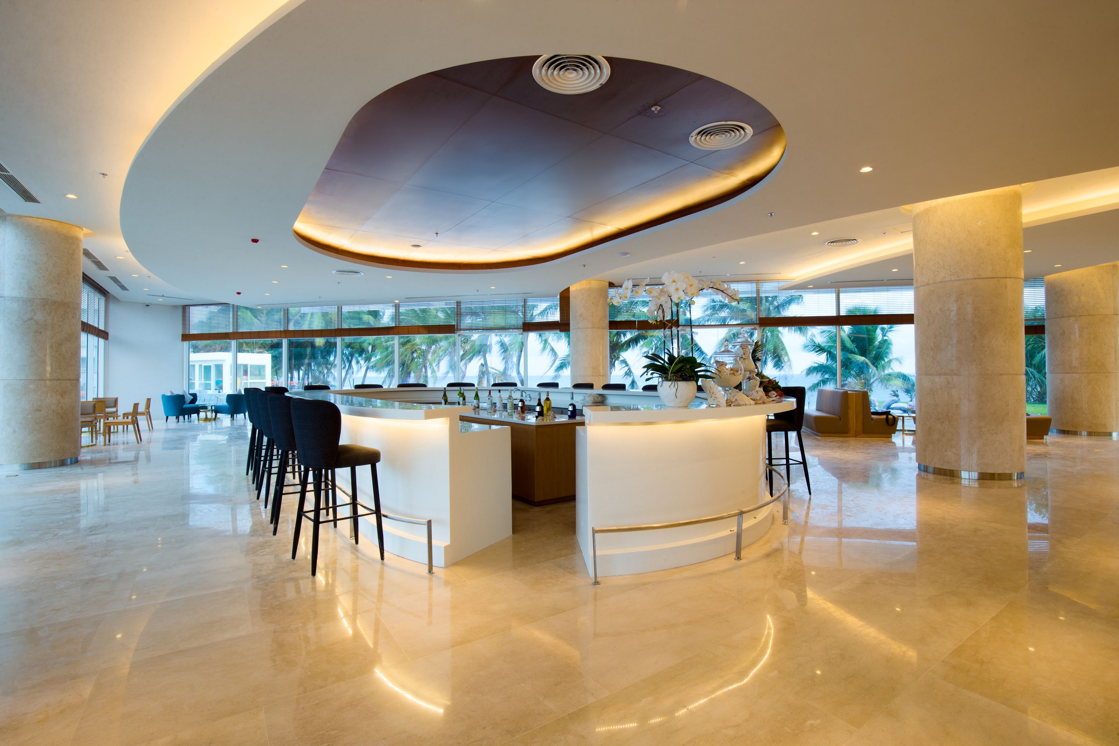 LOBBY BAR