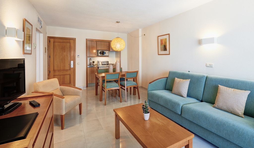 APARTMENT 1 BEDROOM BALCONY