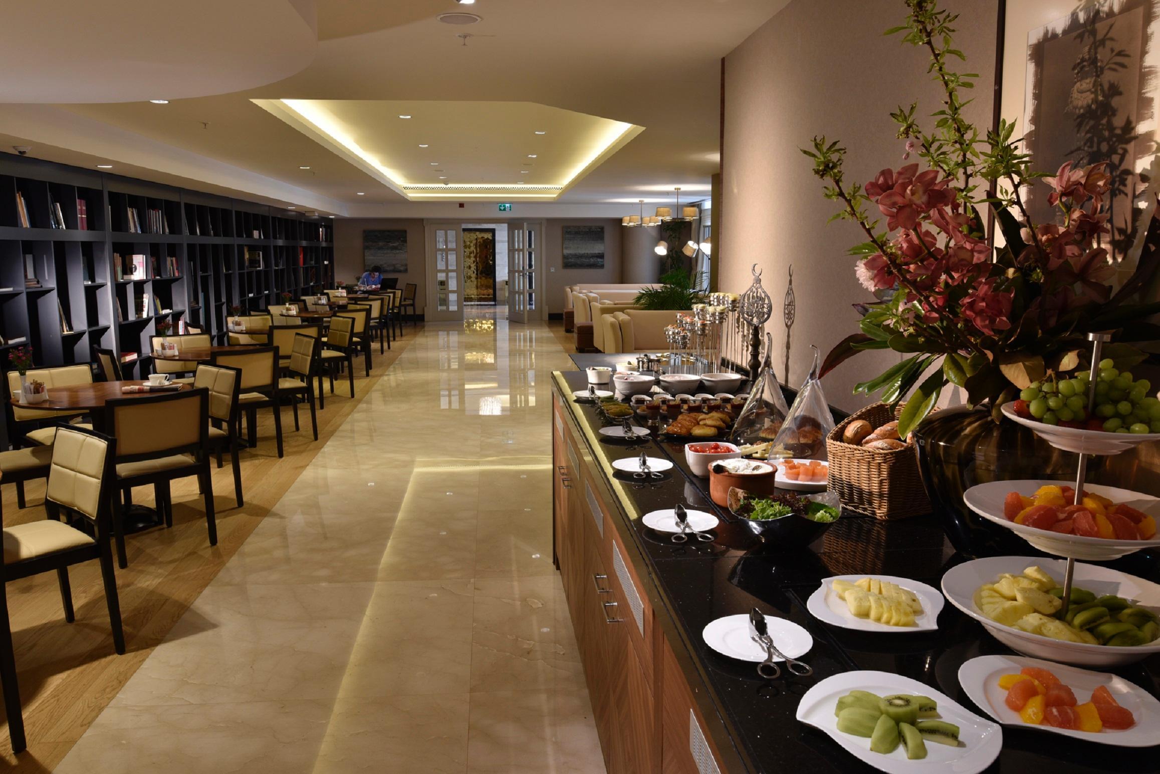 Breakfast buffet