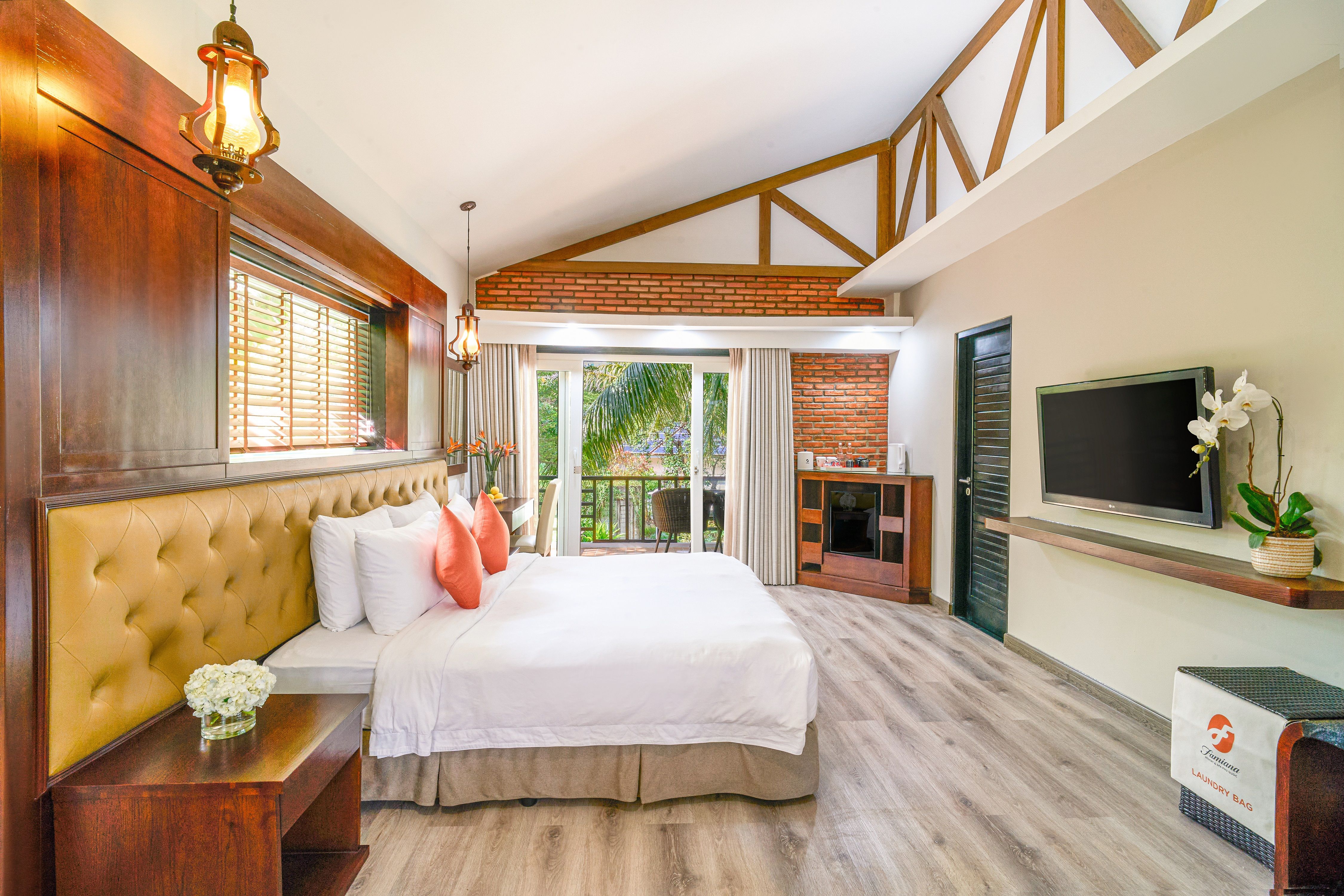 DELUXE GARDEN VIEW BALCONY OR TERRACE