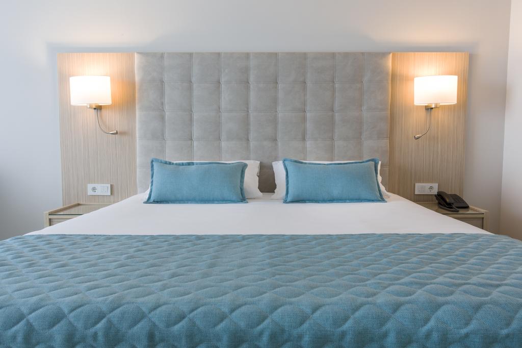 Superior Room (LateralSeaView, Balcony or Terrace)