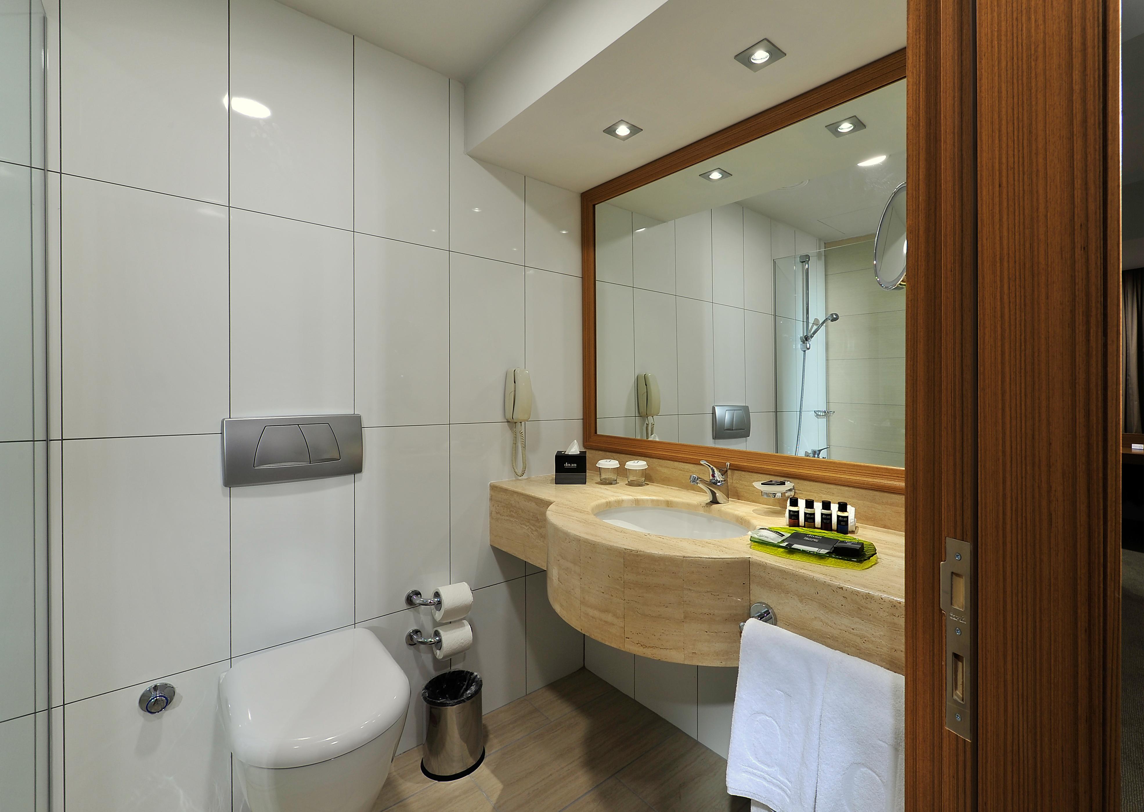 SUITE CONNECTING ROOM