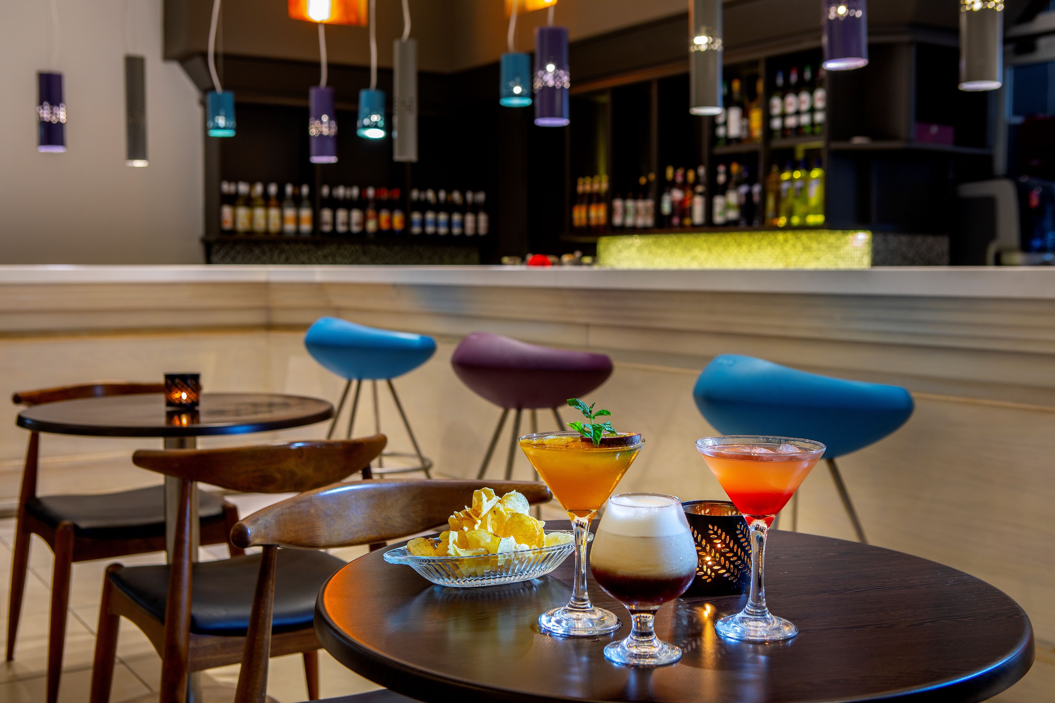 Dolphins Bar