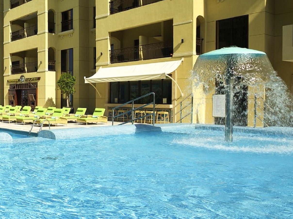 POOL BAR