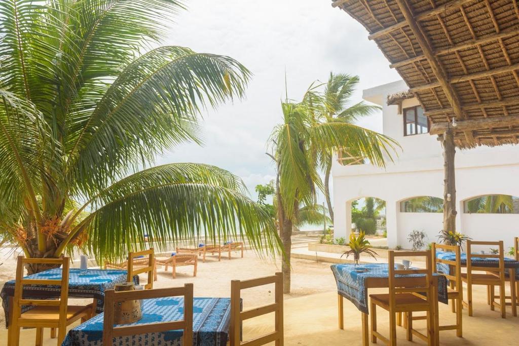 Moonshine Dikoni Restaurant