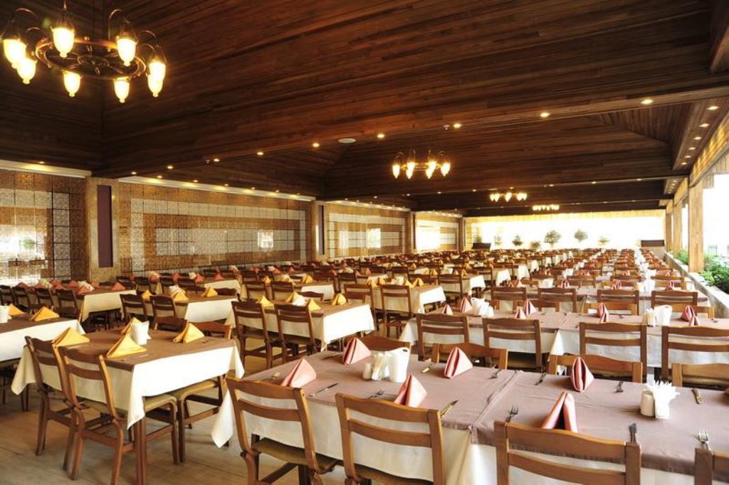 MAIN RESTAURANT