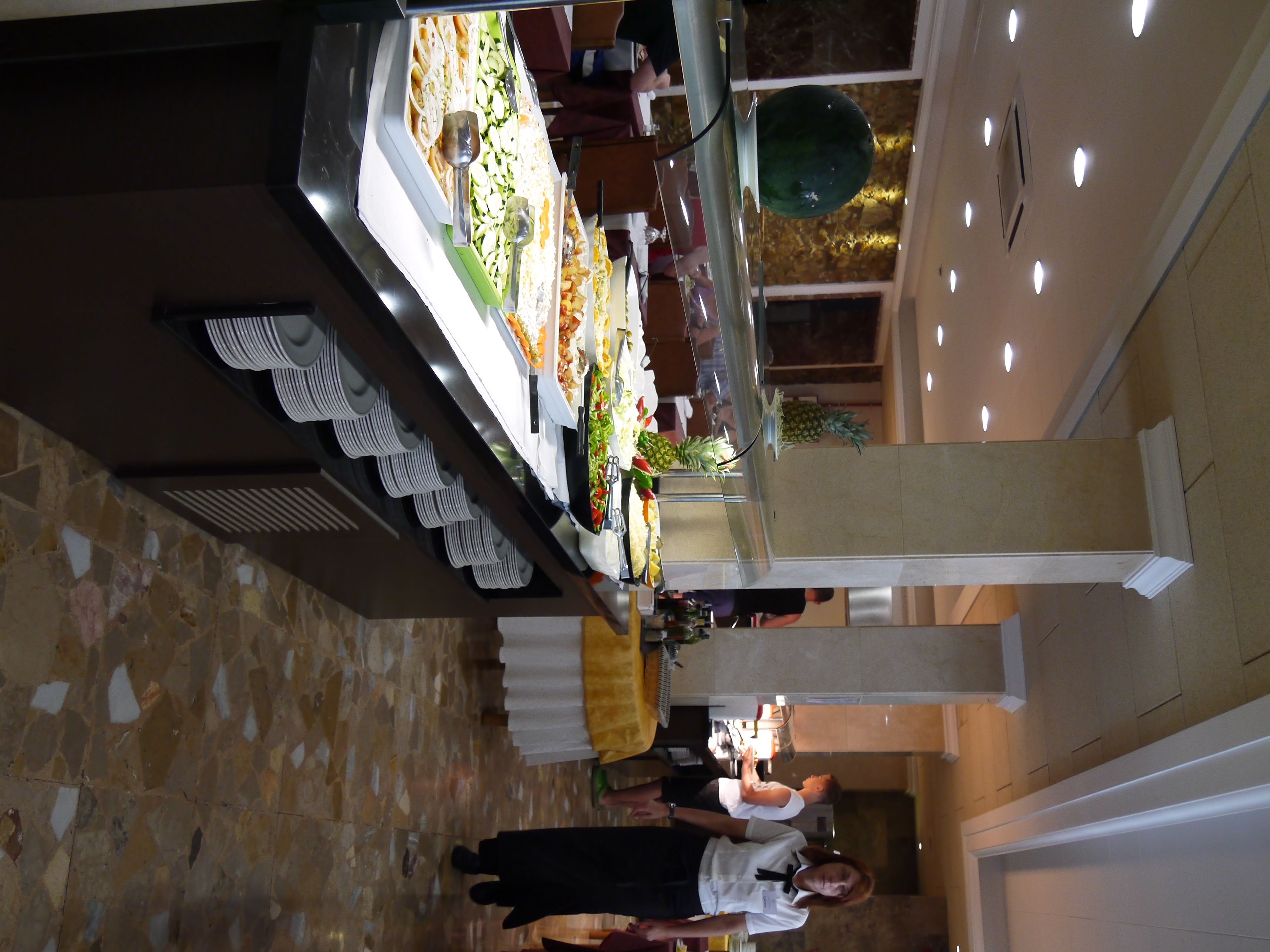 MAIN RESTAURANT