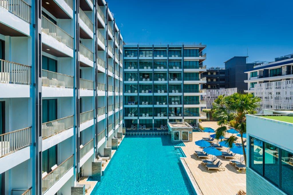 Deluxe Pool View Room