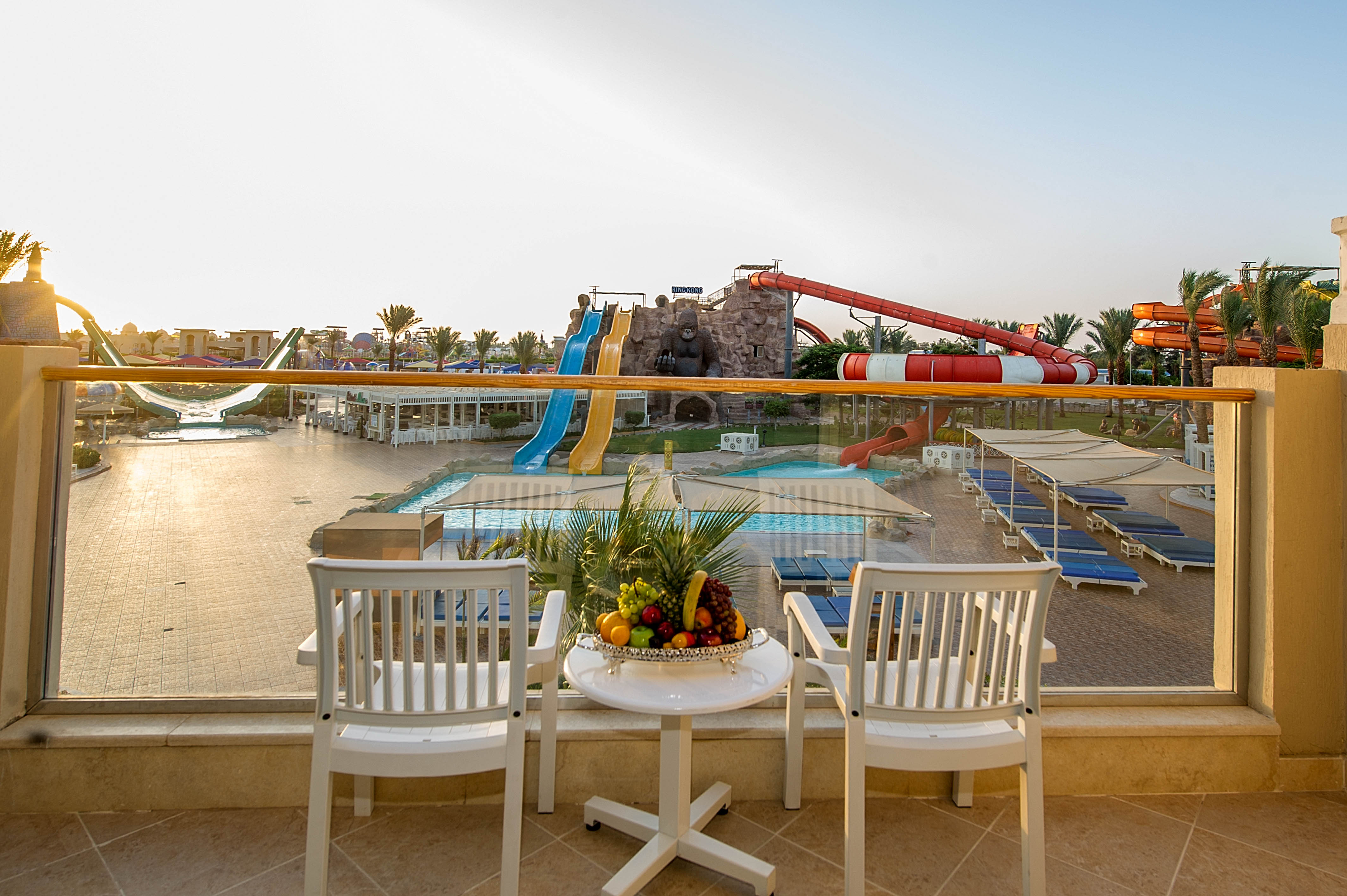 Family Large Garden-Pool View