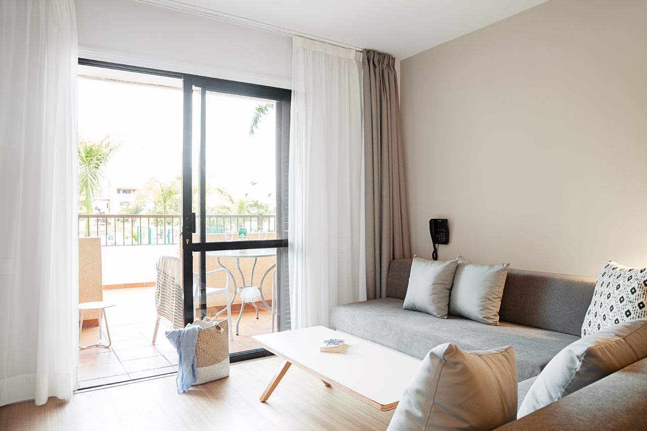 2 BEDROOM SUPERIOR APARTMENT BALCONY OR TERRACE