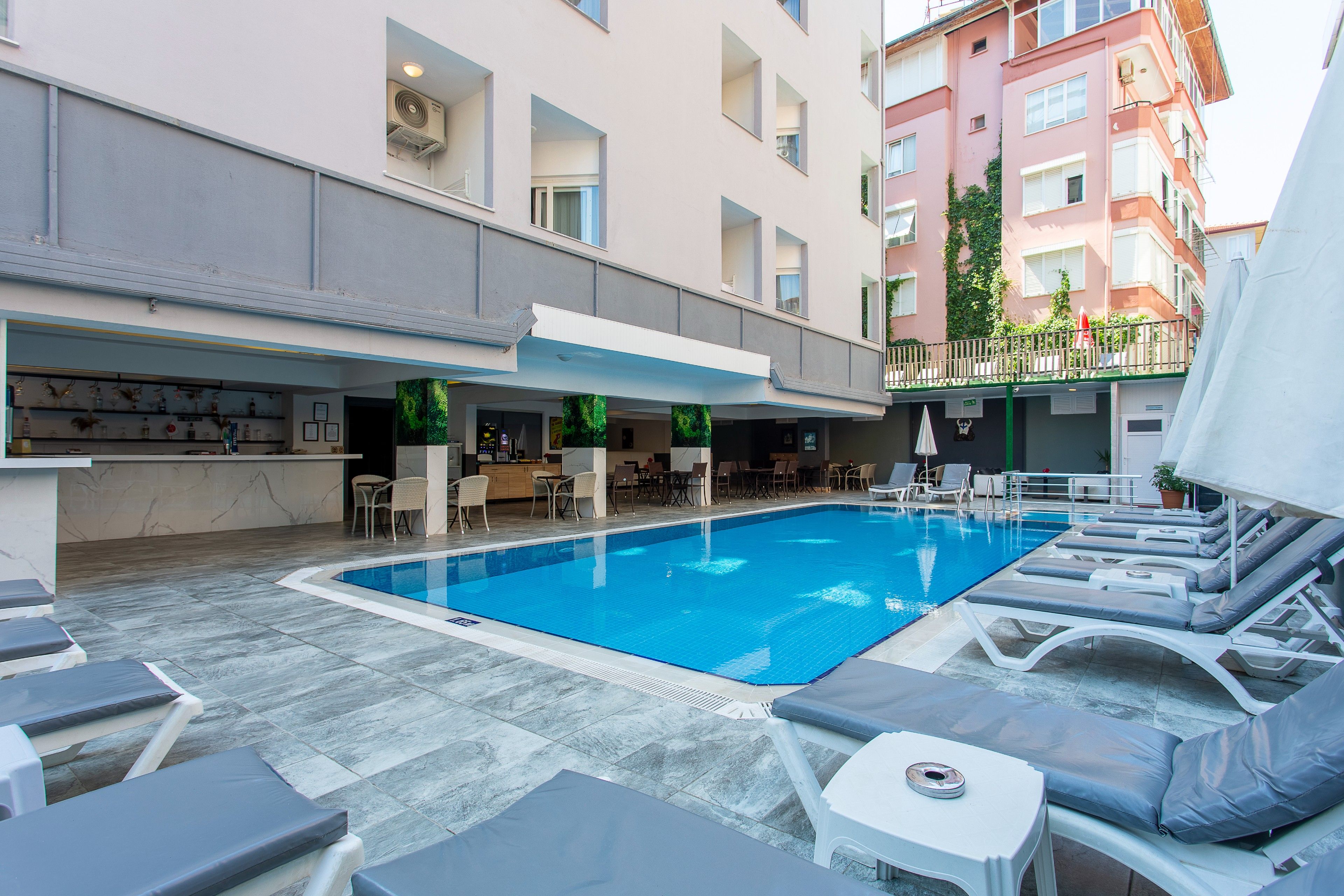 Piscina deschisă
