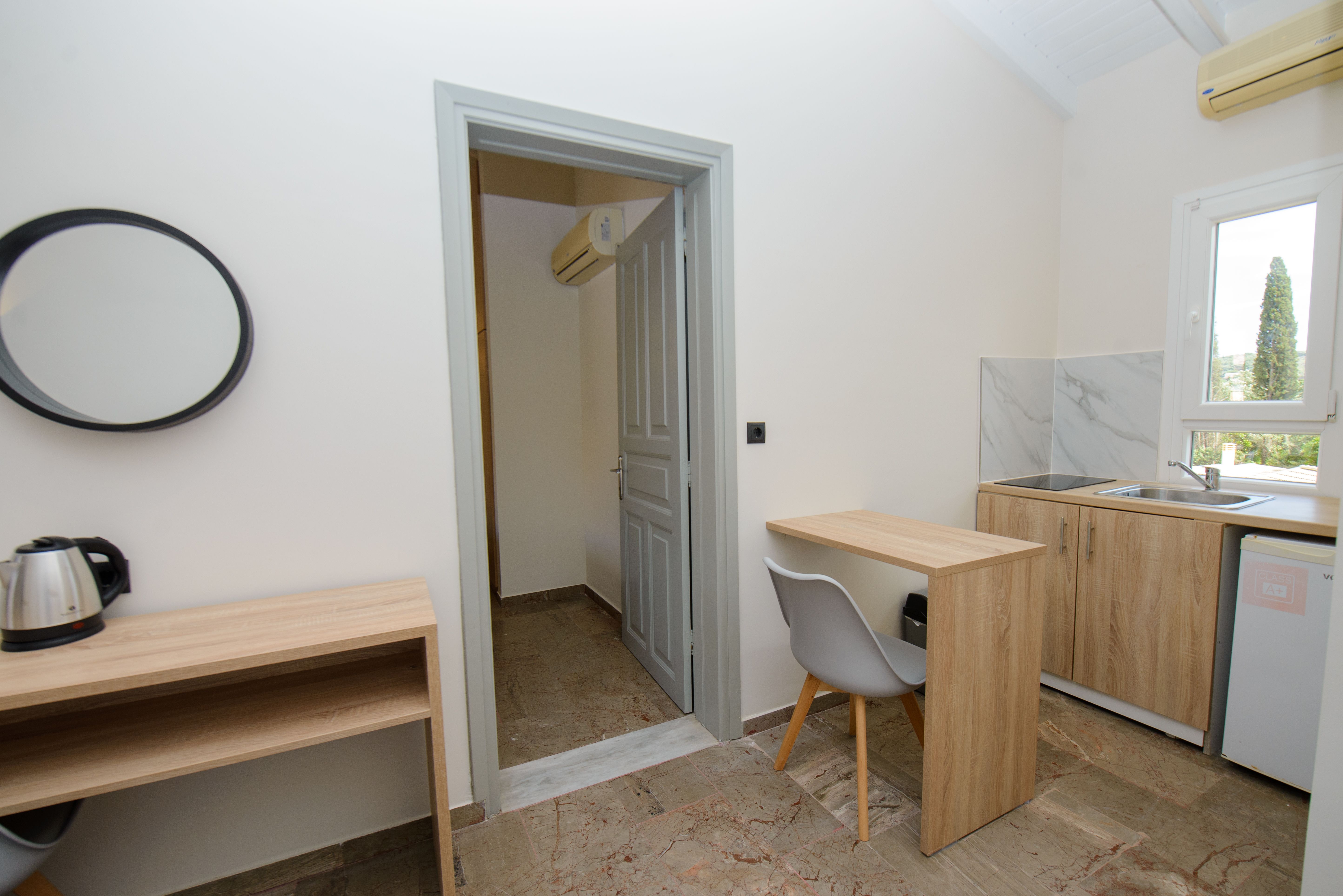 1 BEDROOM APARTMENTS