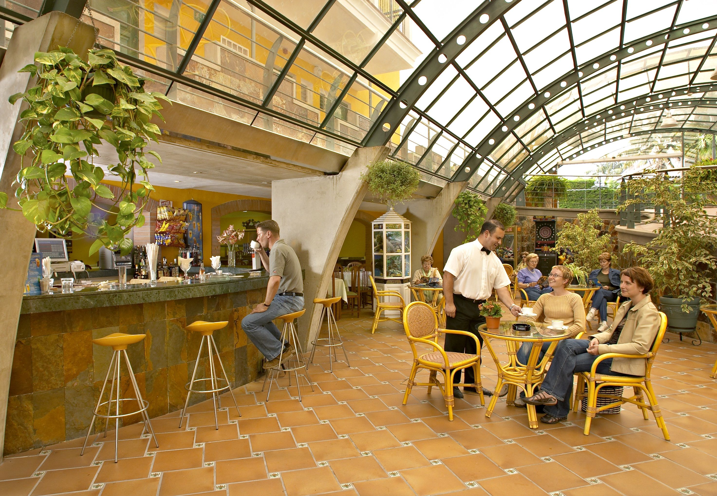 POOL BAR