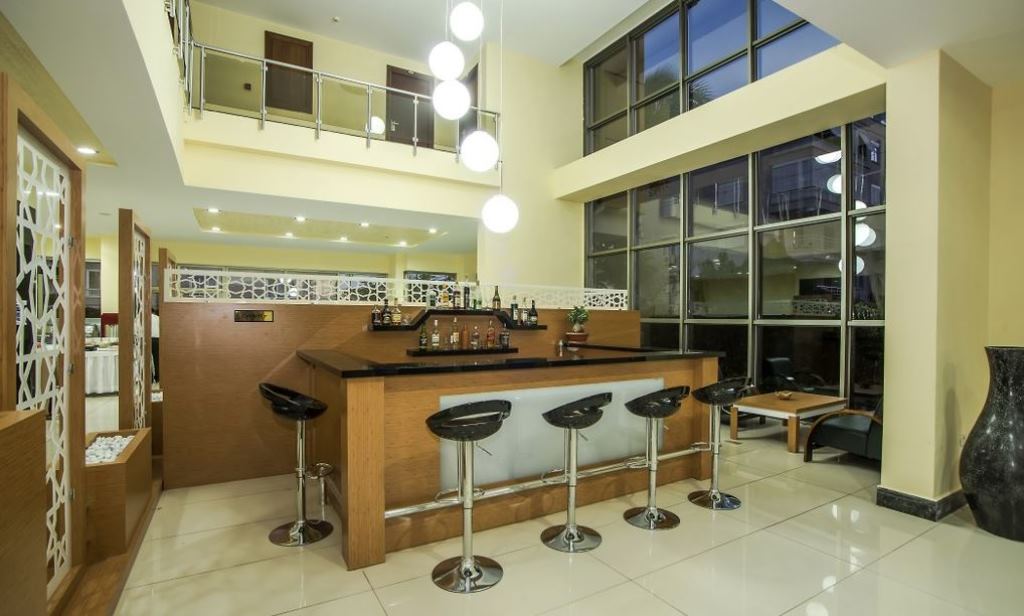 LOBBY BAR