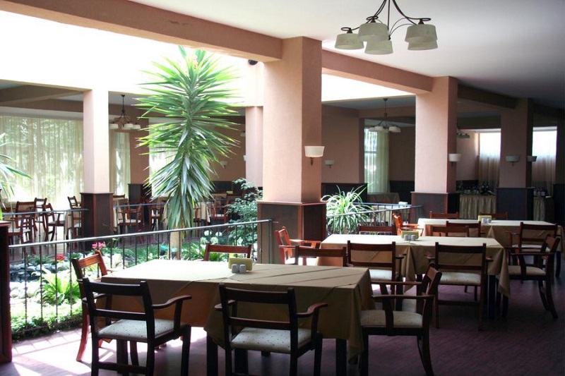 Oasis_hotel_restaurant2.jpg