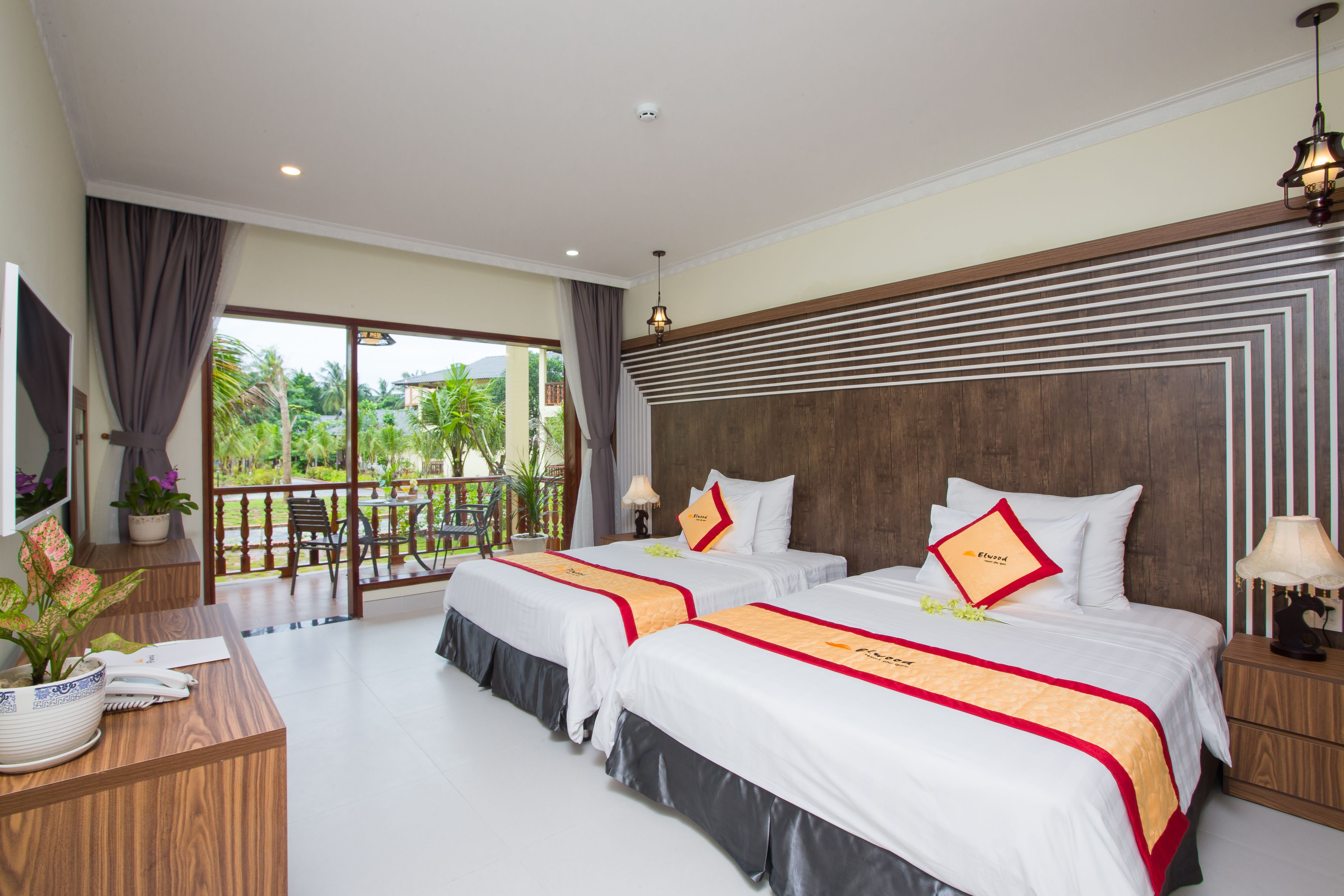 GARDEN VIEW GRAND BALCONY 