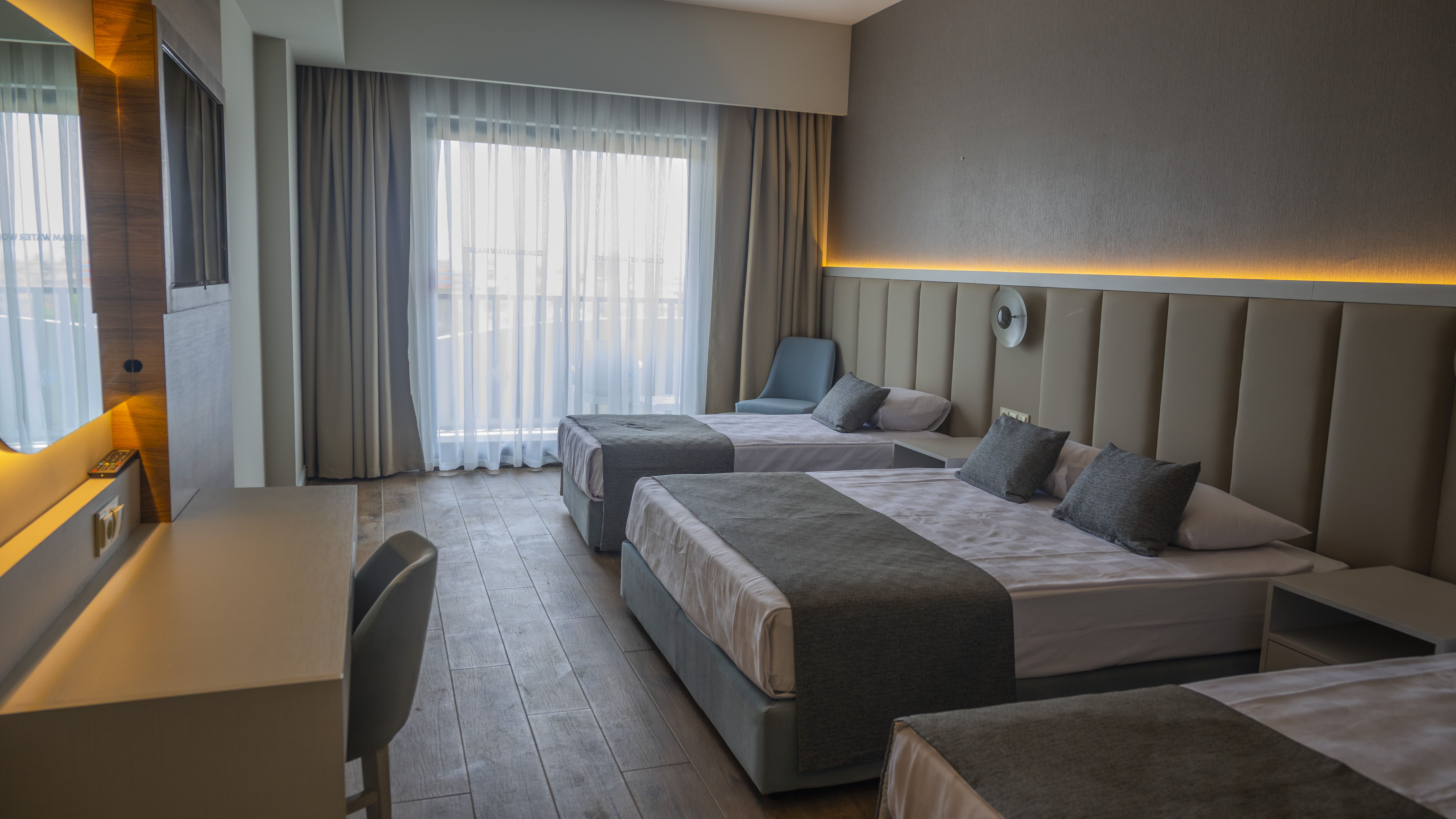 STANDARD LARGE ROOM 