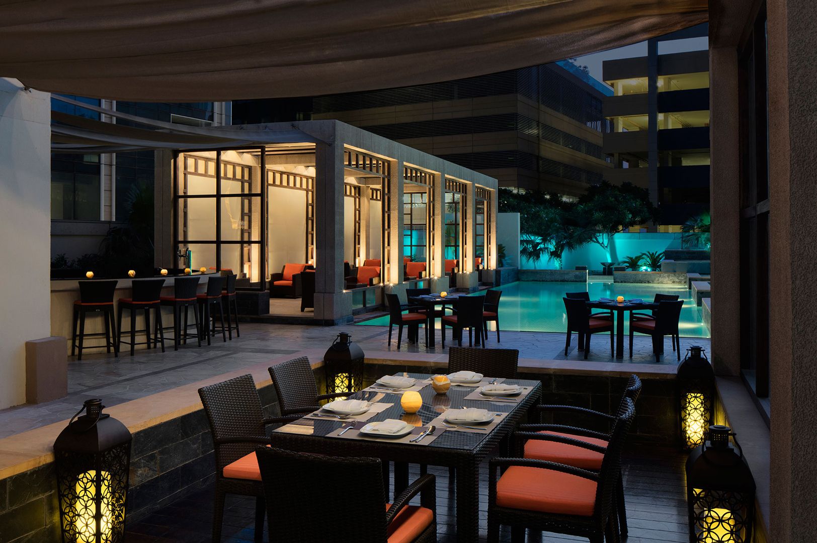 Glow Pool Lounge 