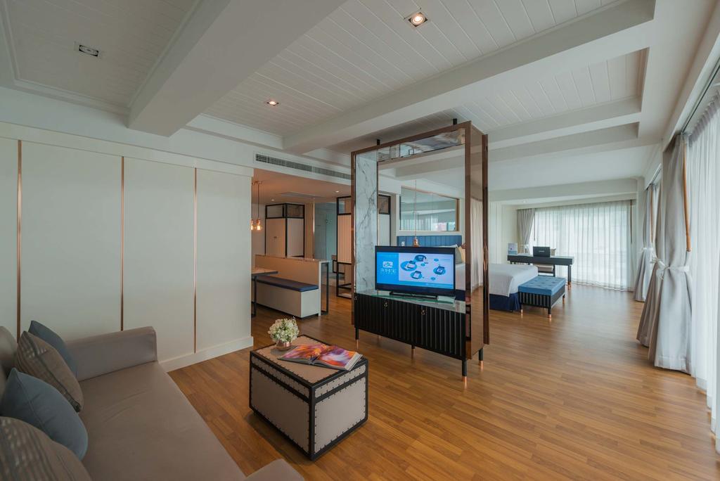Panoramic Ocean View Suite