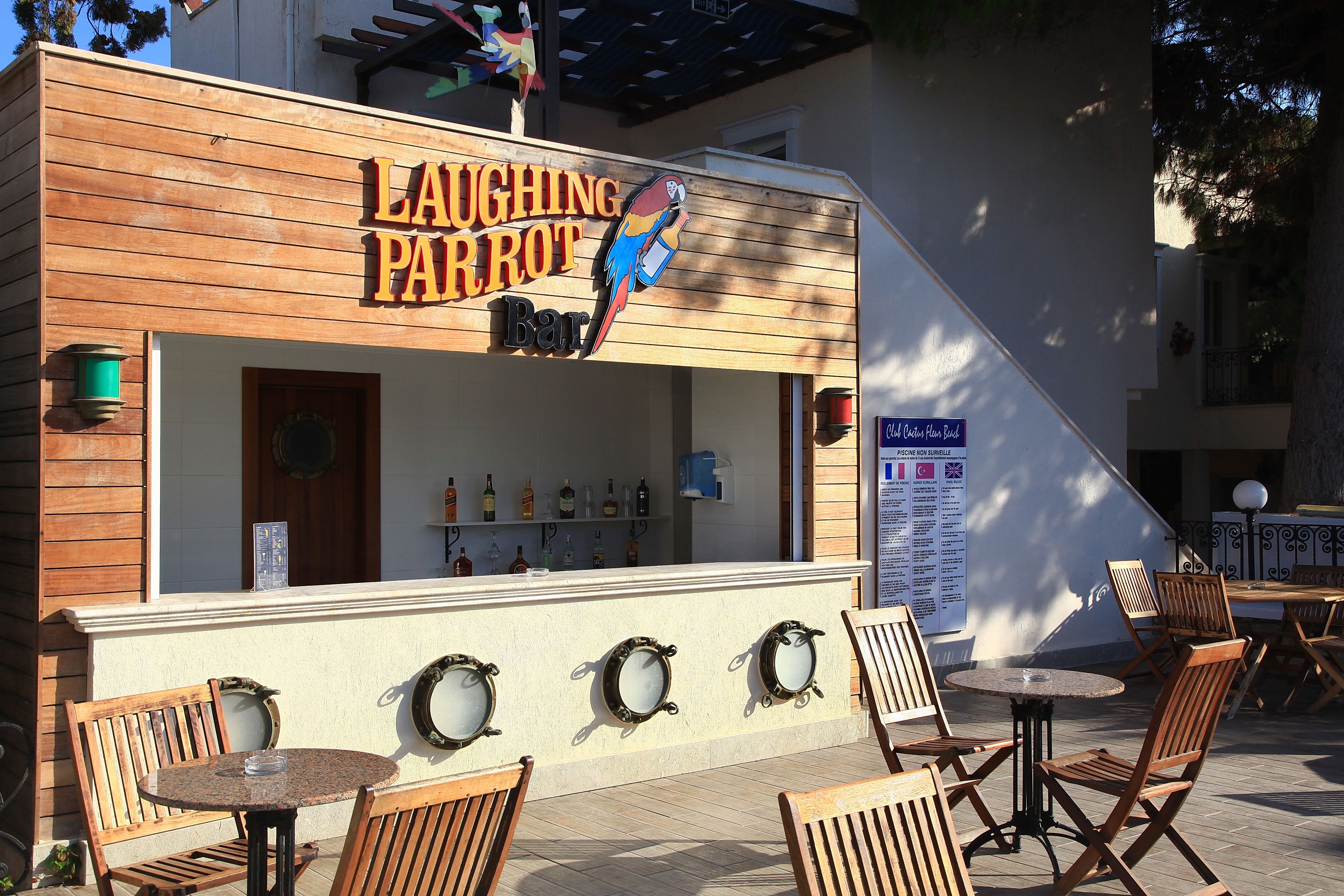 LAUGHING PARROT BAR