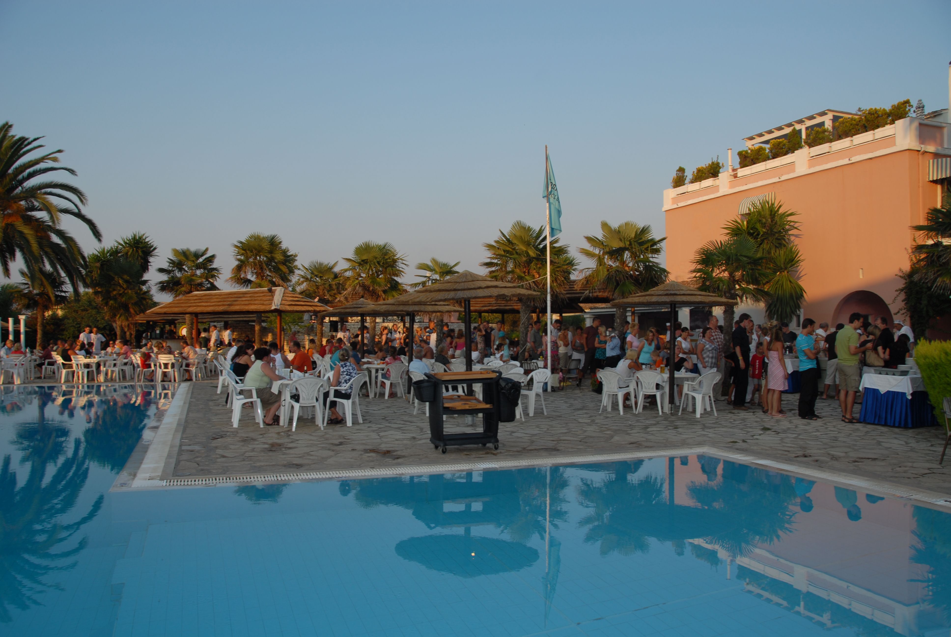 MAIN RESTAURANT