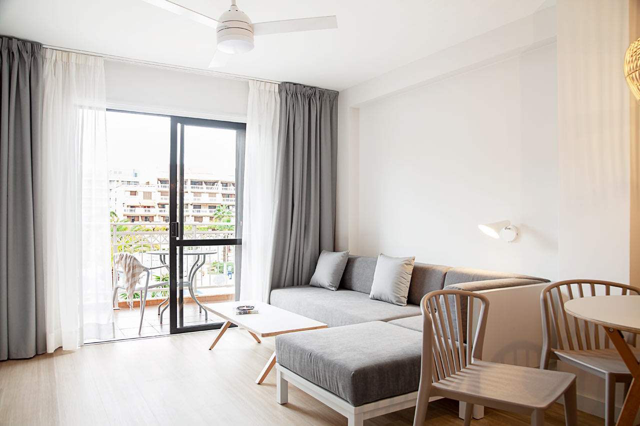 2 BEDROOM SUPERIOR APARTMENT SEA VIEW BALCONY OR TERRACE