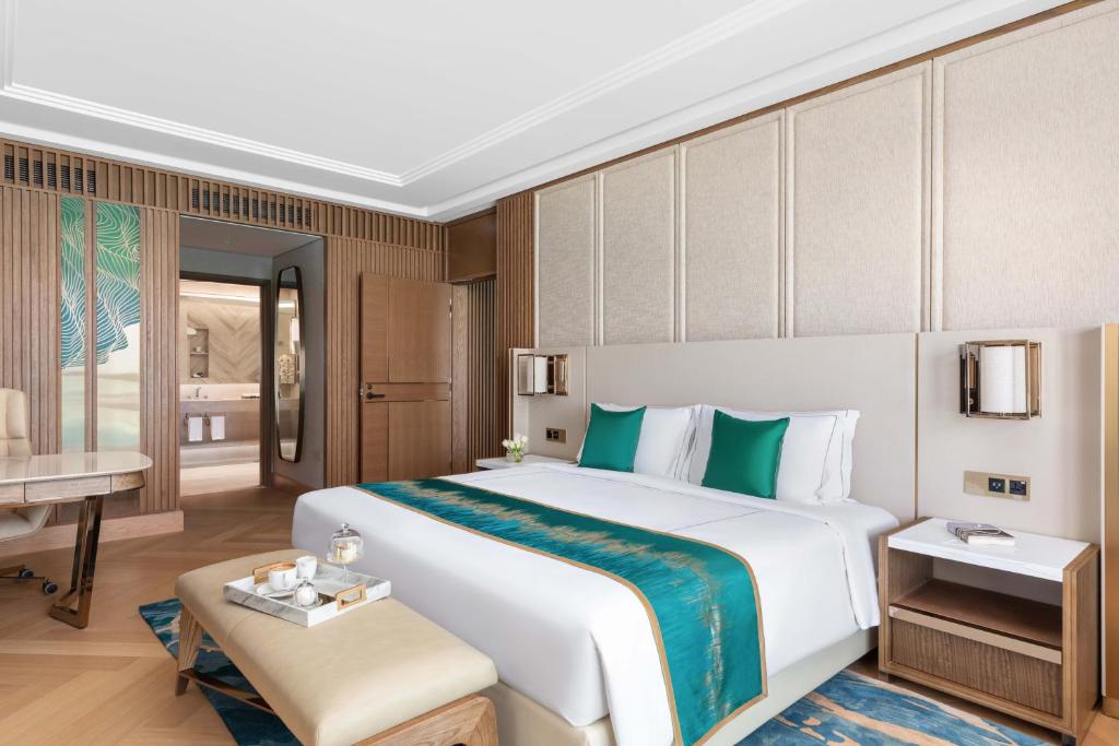 LUXURY SUITE