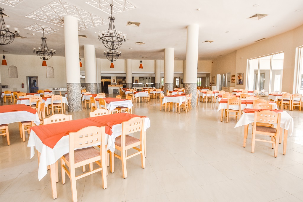 Main Restaurant Le Phoenix