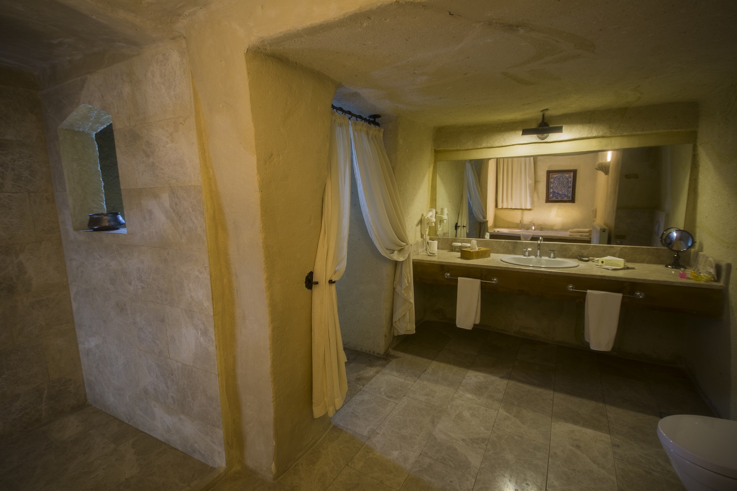  Suite Room  