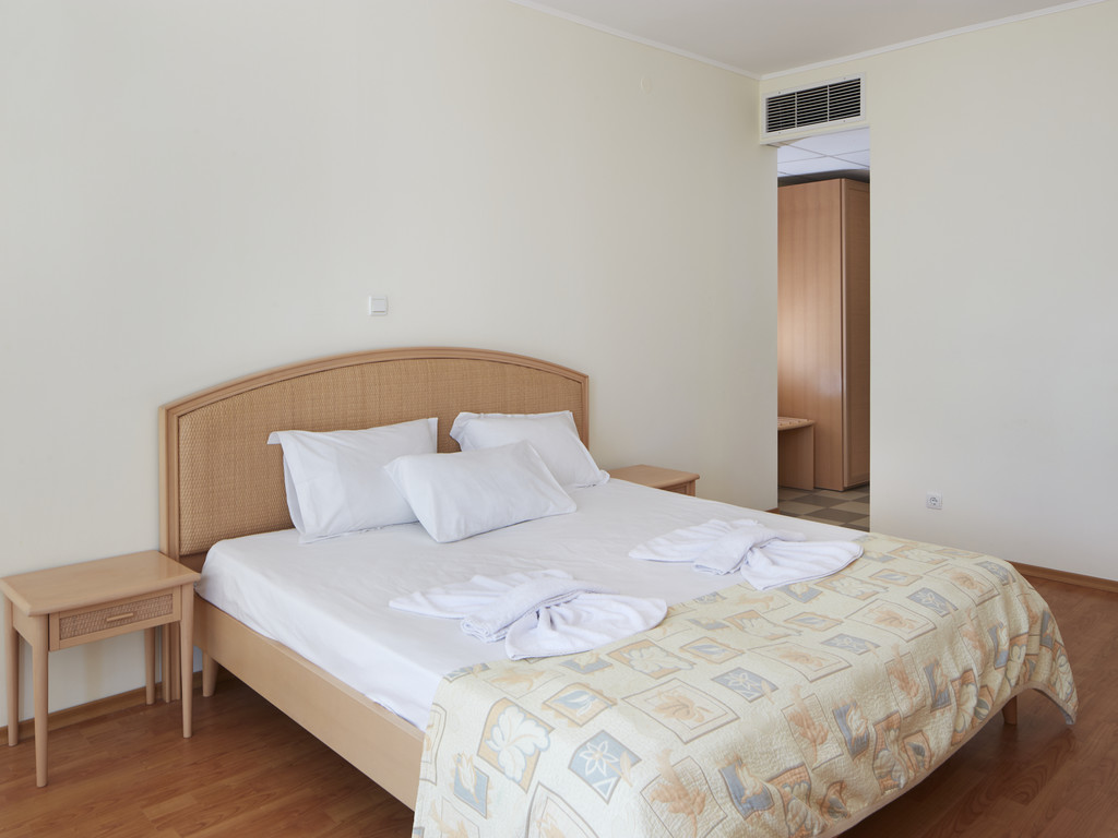APARTMENT 1 BEDROOM