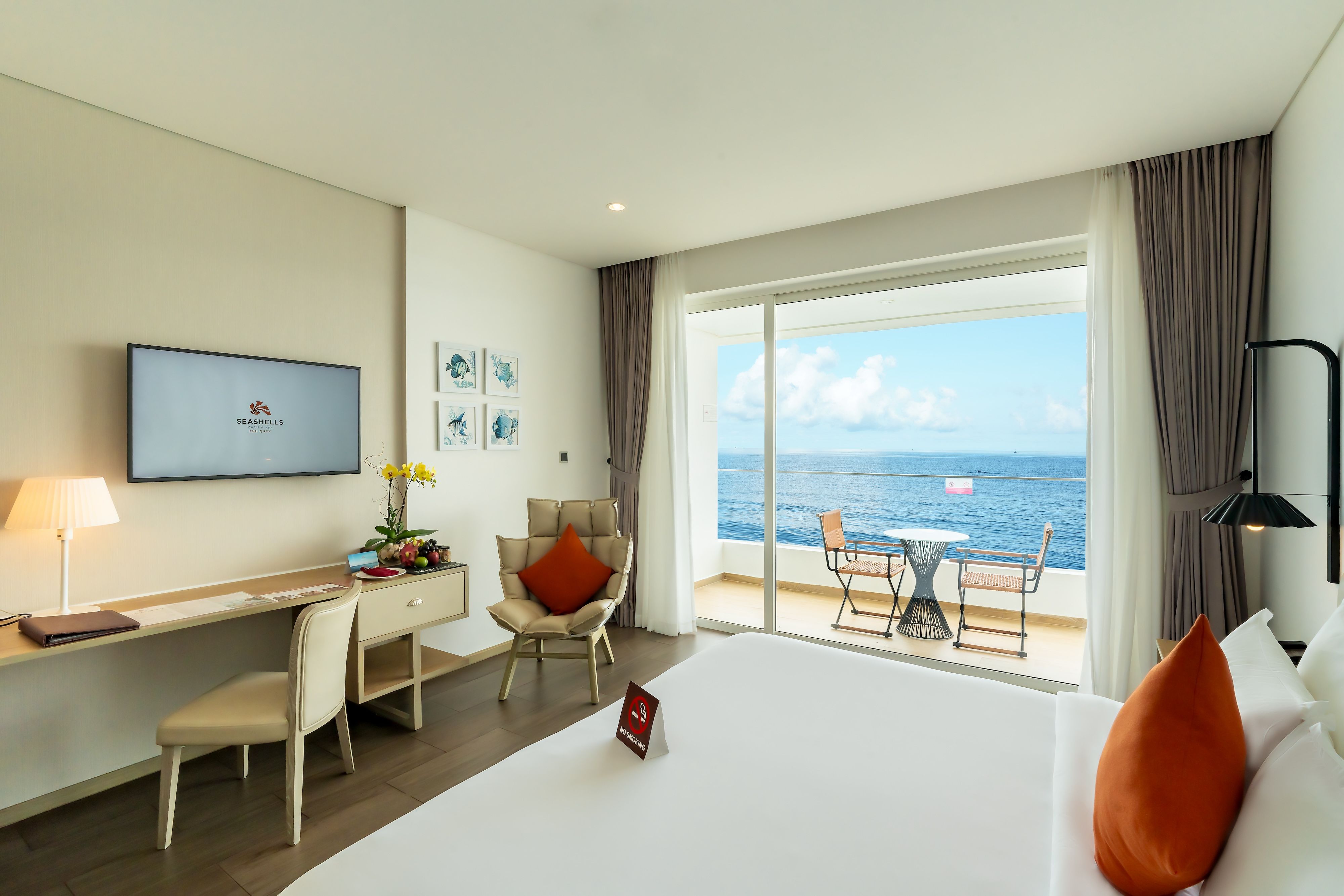 PREMIUM OCEANVIEW ROOM BALCONY 
