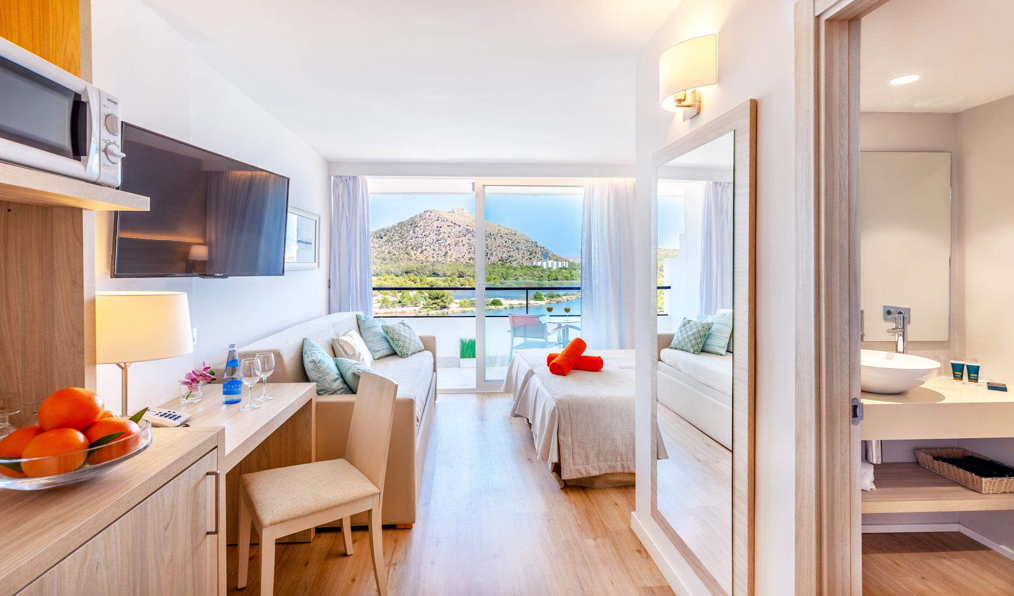 DOUBLE ROOM LAKE VIEW (BALCONY OR TERRACE)