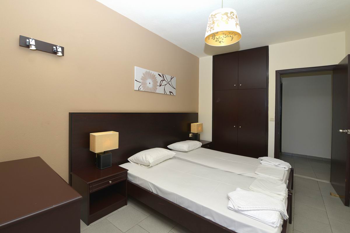 2 BEDROOM APARTMENT