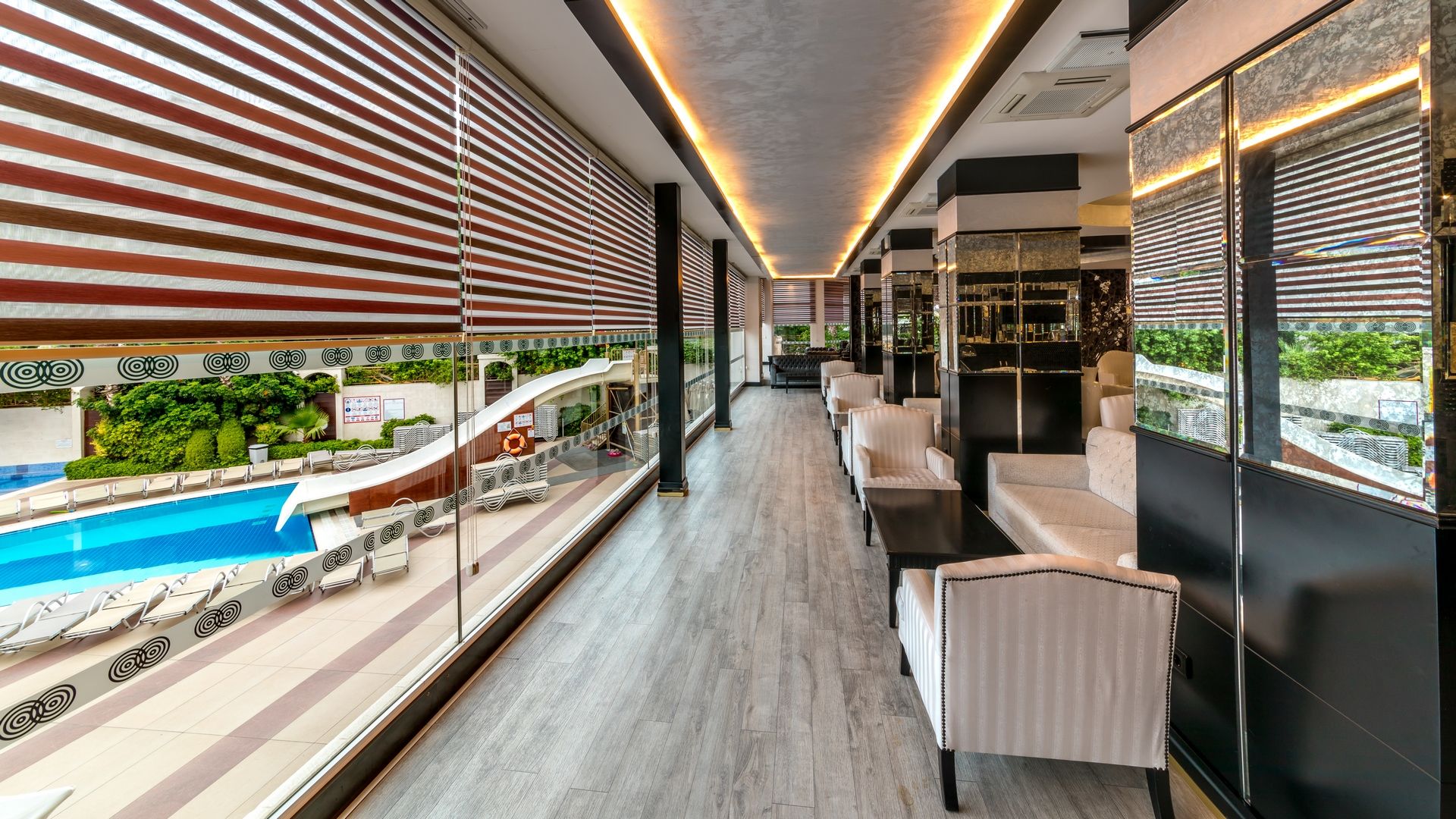 Lounge Bar