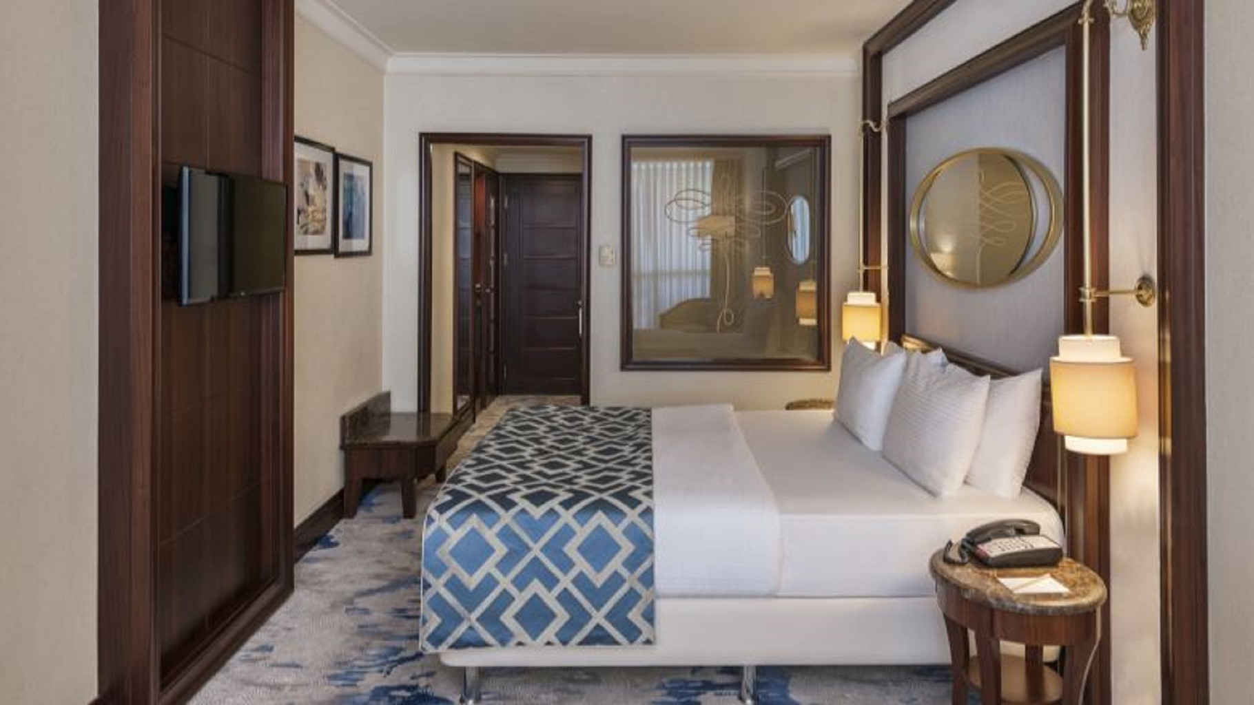 DELUXE ROOM WITH BALCONY