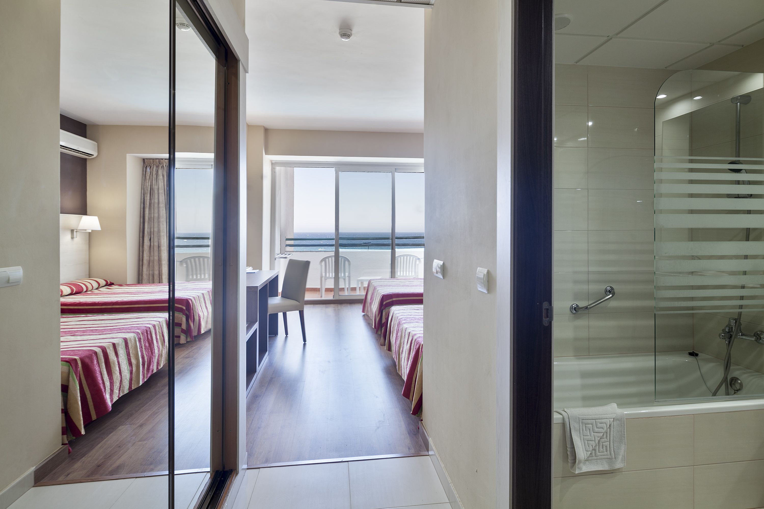 DOUBLE ROOM