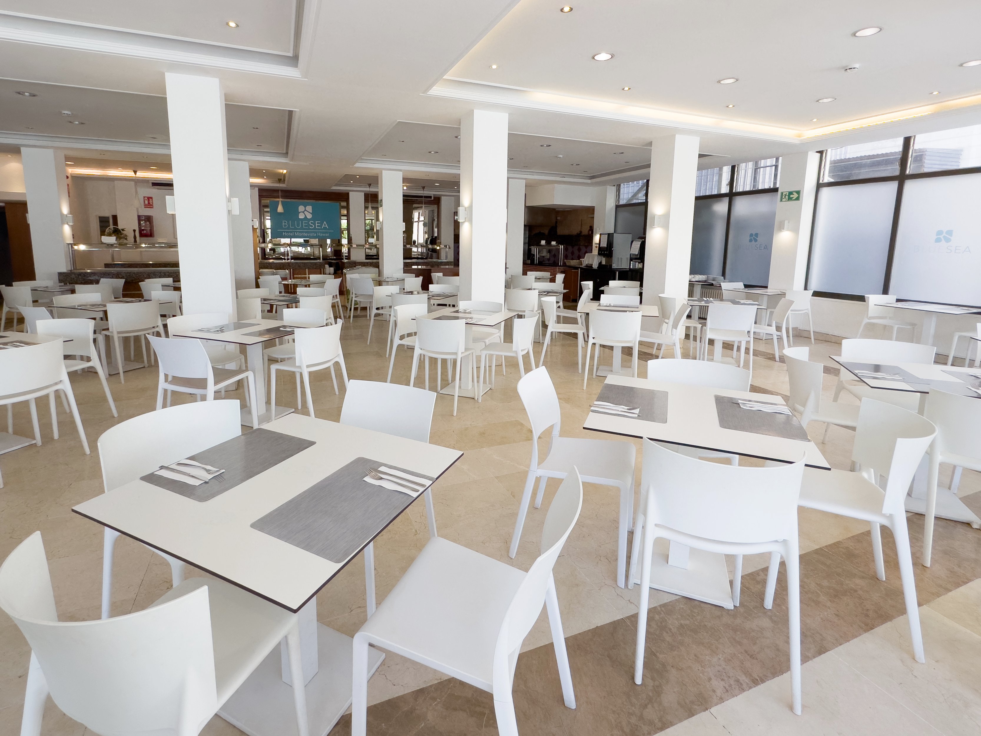 MAIN RESTAURANT