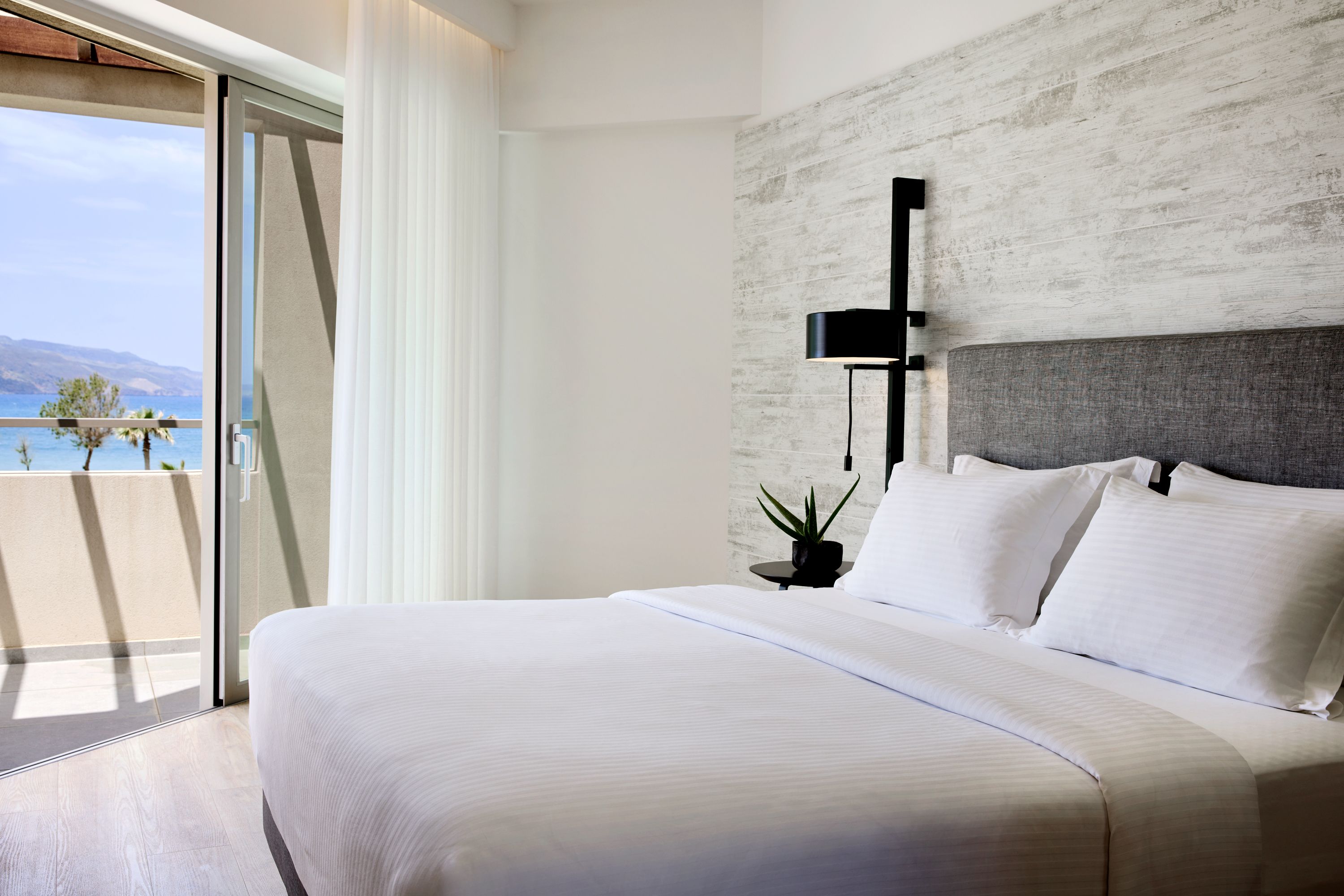 FAMILY SUITE SIDE SEA VIEW