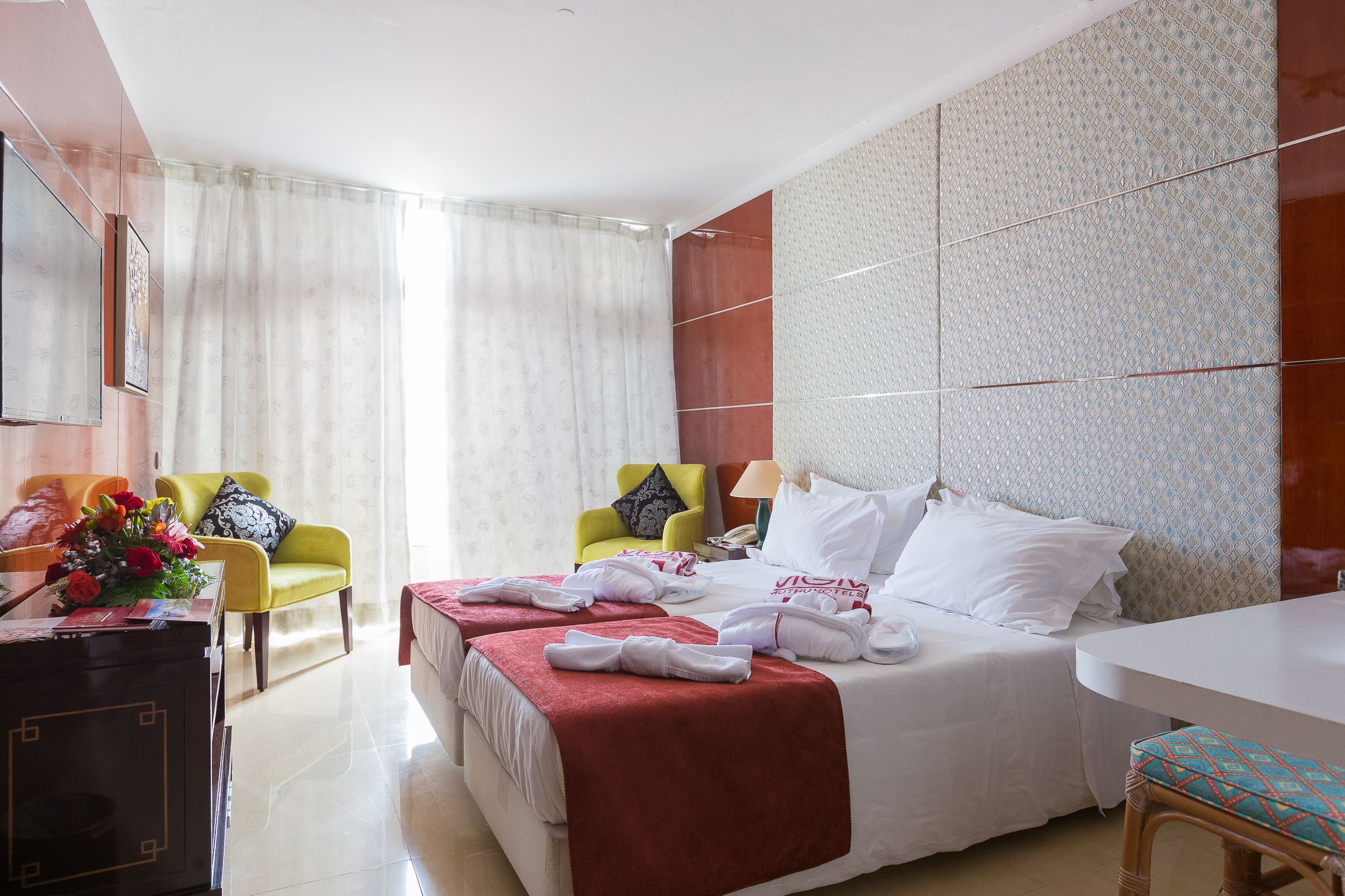 DELUXE ROOM TERRACE SEA OR POOL VIEW