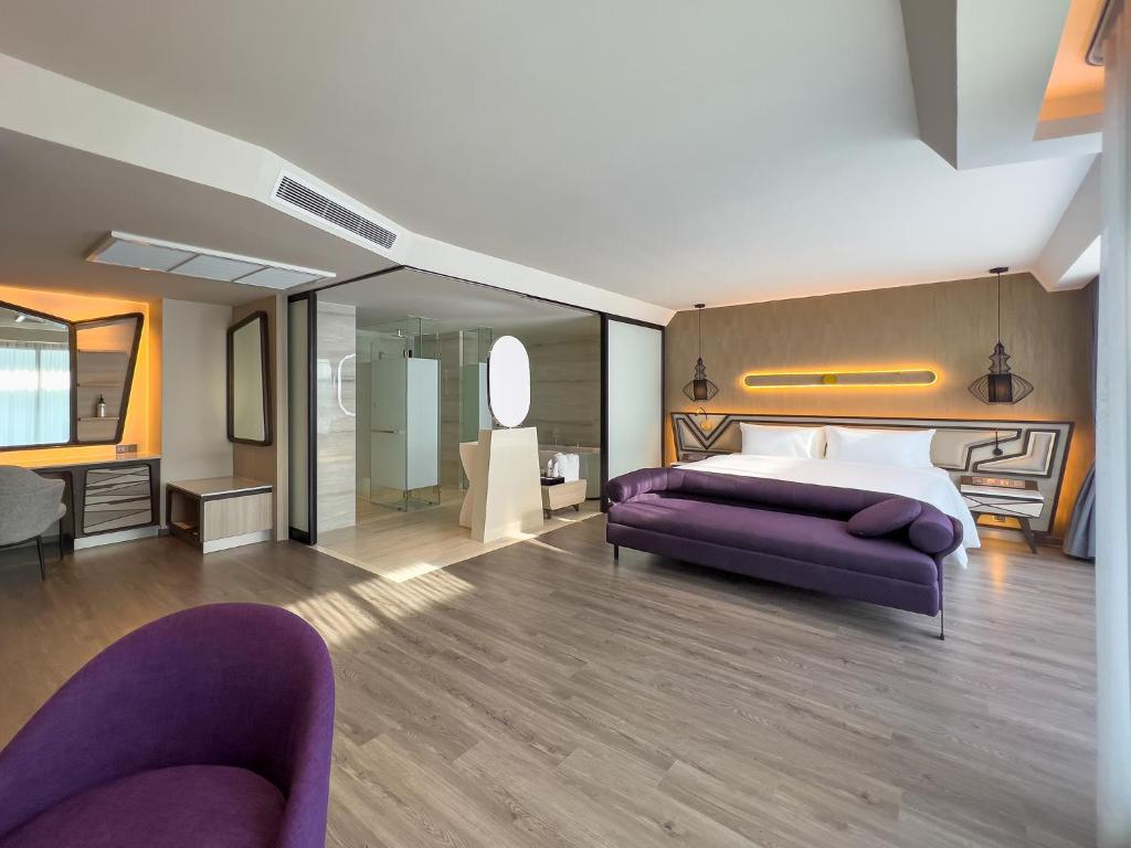 Amethyst Grand Executive Room