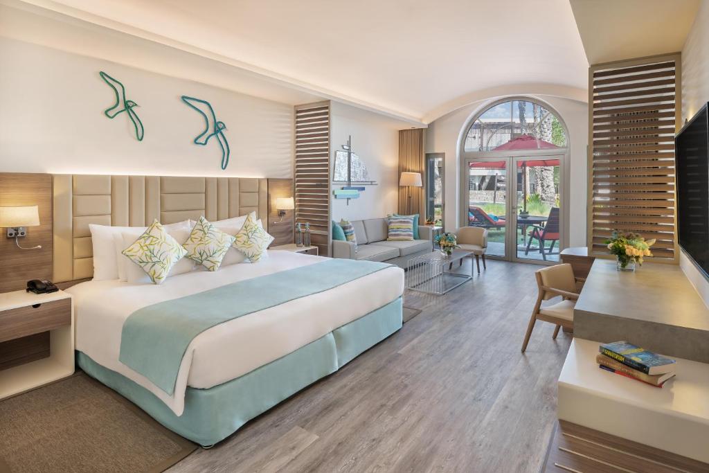 Premium Garden Terrace Suite