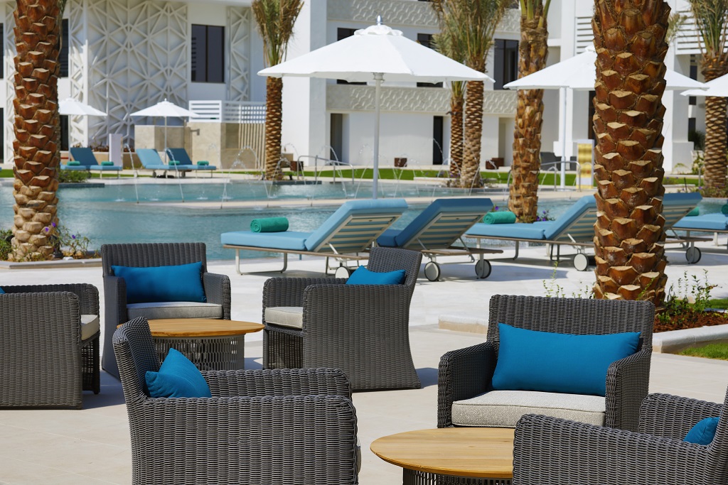 Capila - Pool Bar and Grill