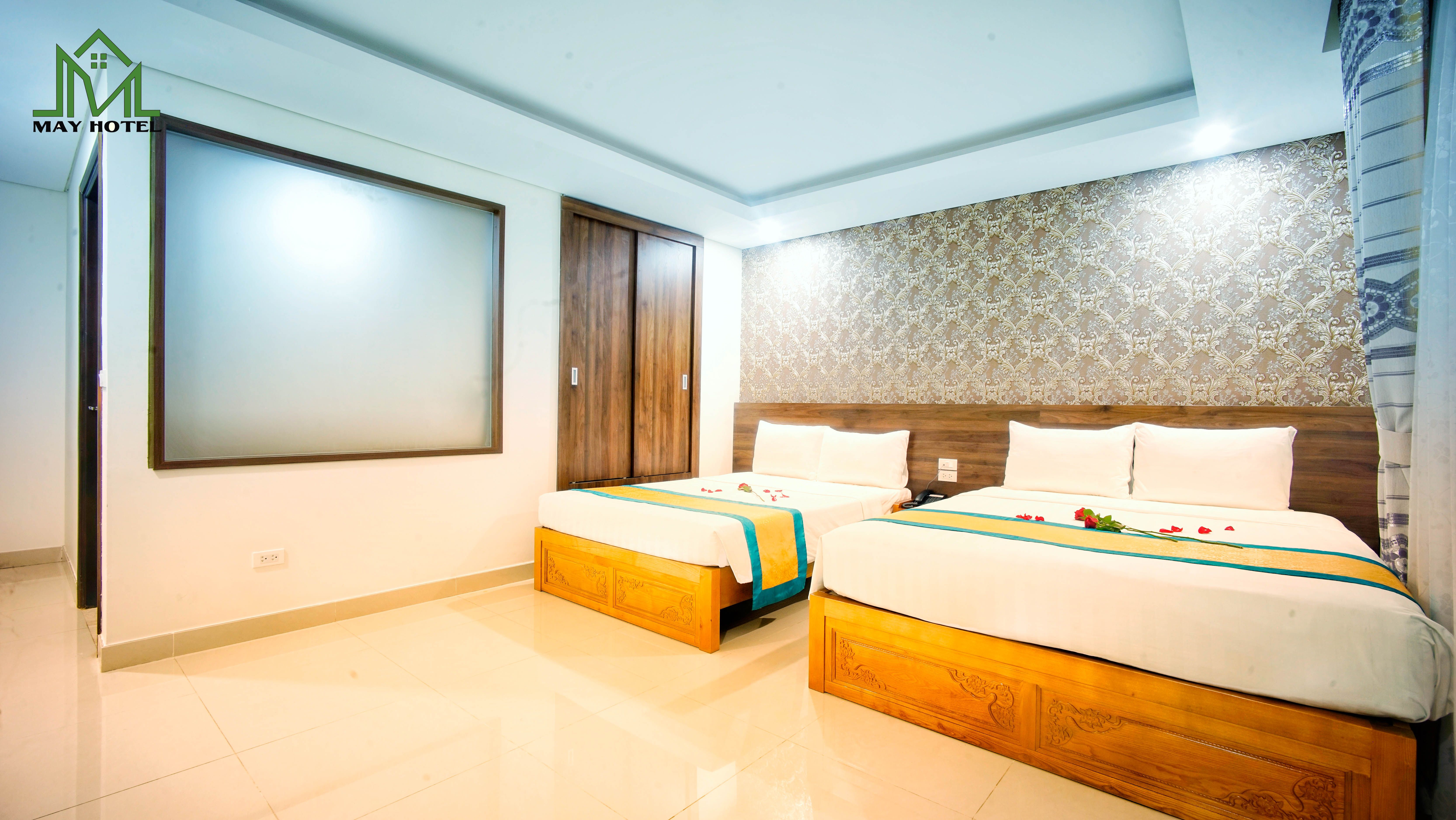 ROOM DELUXE TRIPLE
